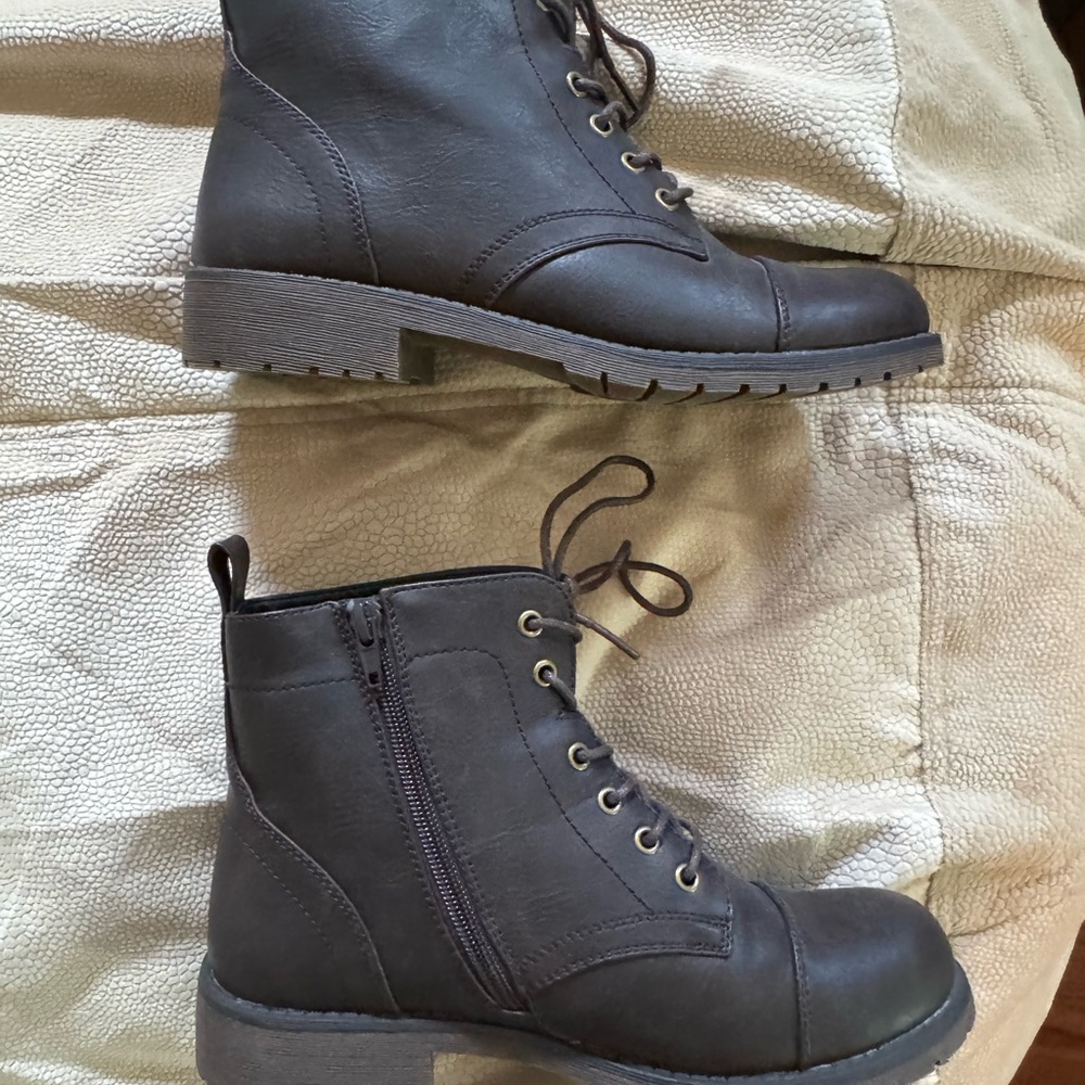 Women's Lace-Up Ankle Boots - Brown